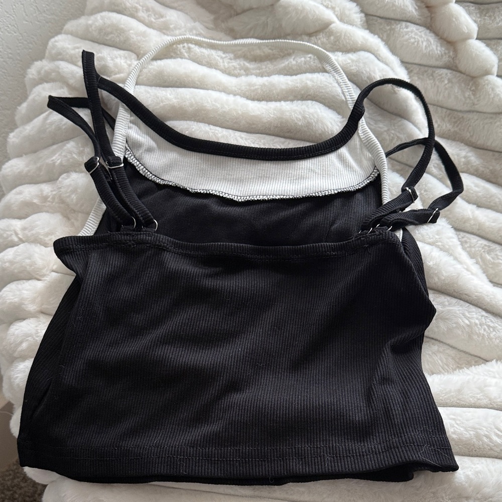 Bundle: 3 Black and White Ribbed Crop Tops - Picture 3 of 7